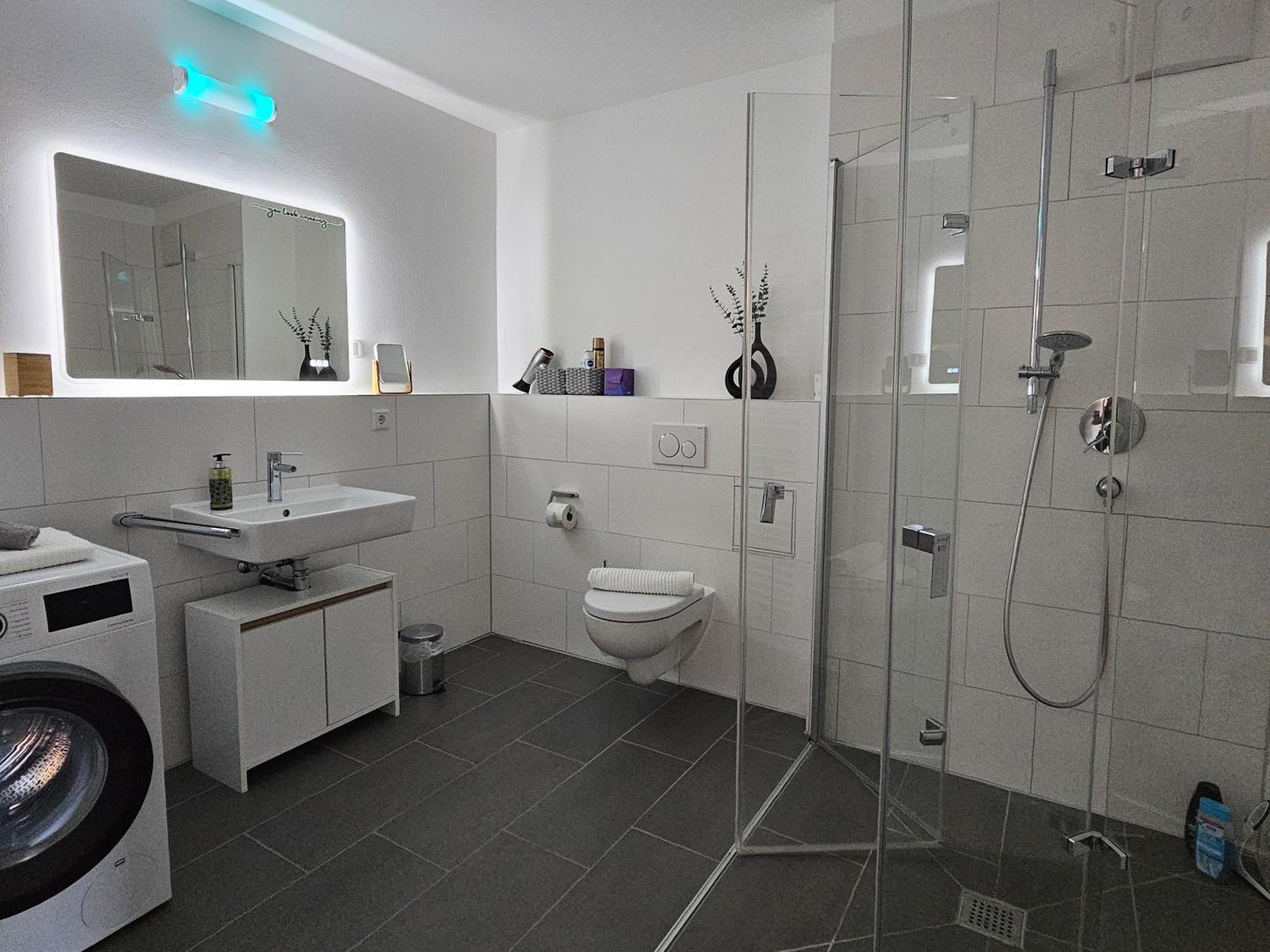 High Class - Design - Favorite Place - Full Equipment - Public Transport Apartment Nuremberg